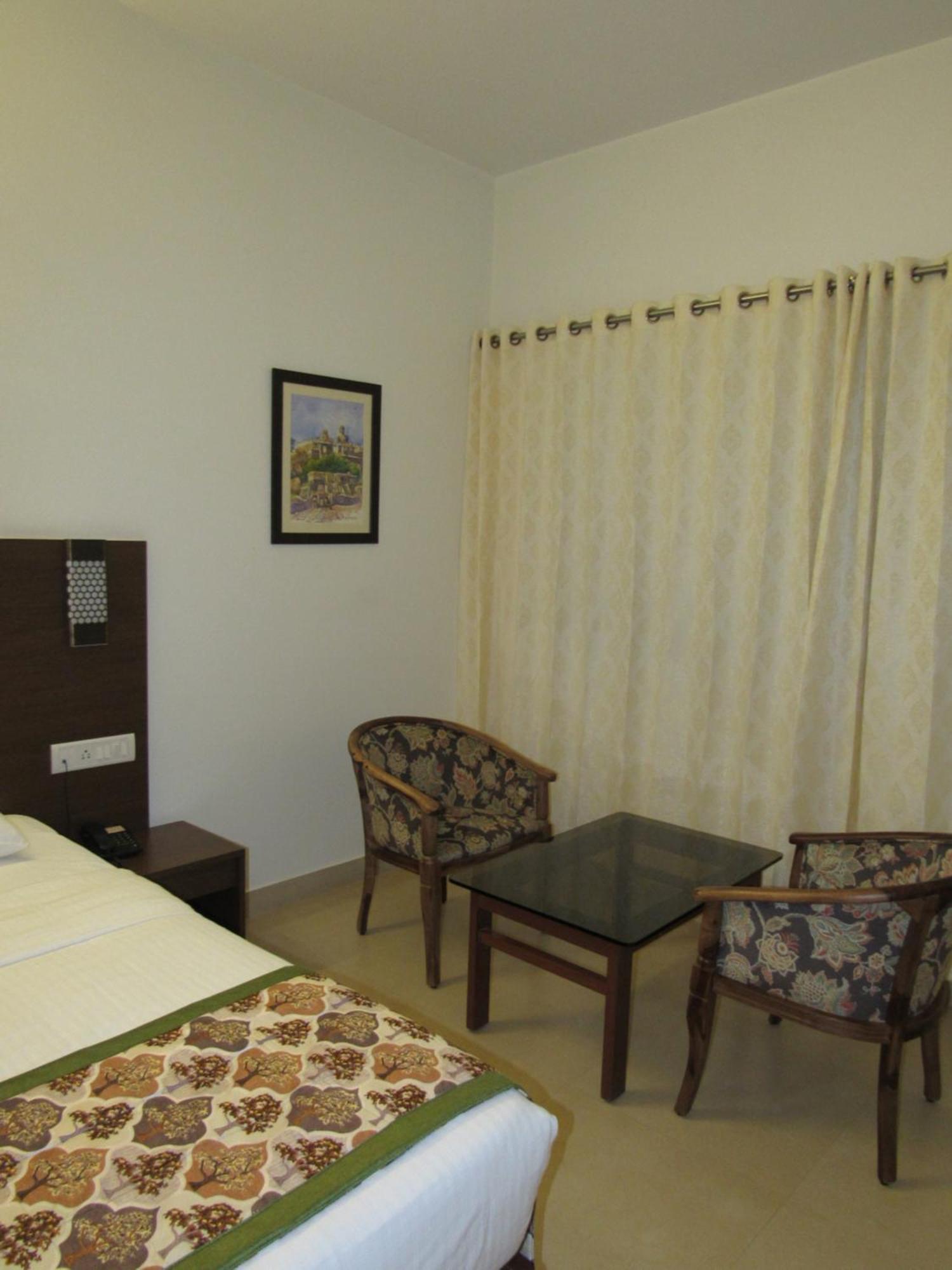 Hotel Palguni Residency Hassan Exterior foto